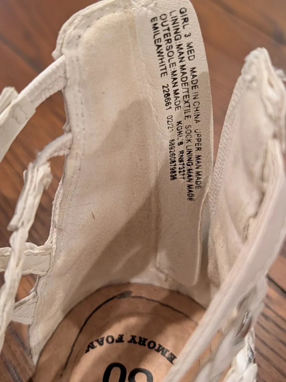 SO Girls Size 3 White Silver Braided Gladiator Sandals Memory Foam EUC